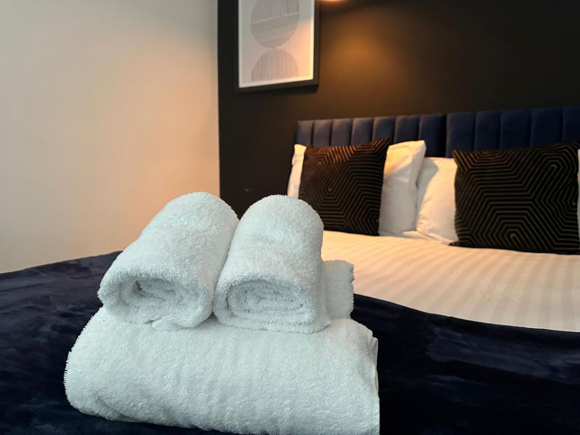 Newark House Premium Apartments With Sofa Beds - Wifi - Free Parking - Perfect For Contractors! Питерборо Екстериор снимка